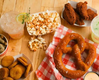 Hattie B's Hot Chicken - Nashville - Lower Broadway image 5