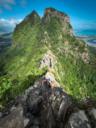Hiking Tour of Oahu's Most Iconic Mountain Peak with Optional Transportation & Photographer image 3