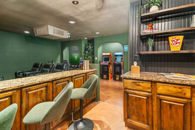 Tucasa in Tucson: 2 Fire Pits, Jacuzzi, Mini Golf, Gameroom & Pool image 8