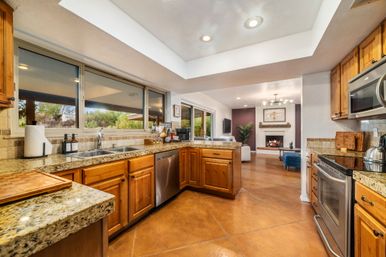 Tucasa in Tucson: 2 Fire Pits, Jacuzzi, Mini Golf, Gameroom & Pool image 12