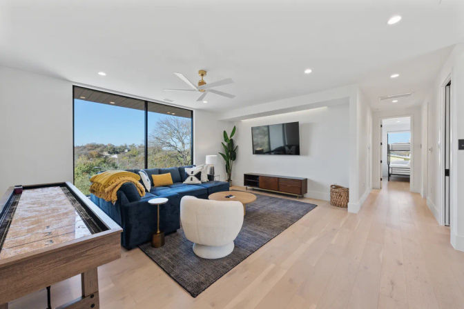 Wander Austin Oakhaven: Modern Luxury Retreat in Barton Hills, Austin: Game Room, Pool & Rooftop image 20