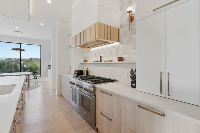 Wander Austin Oakhaven: Modern Luxury Retreat in Barton Hills, Austin: Game Room, Pool & Rooftop image 17