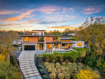 Wander Austin Oakhaven: Modern Luxury Retreat in Barton Hills, Austin: Game Room, Pool & Rooftop image 4