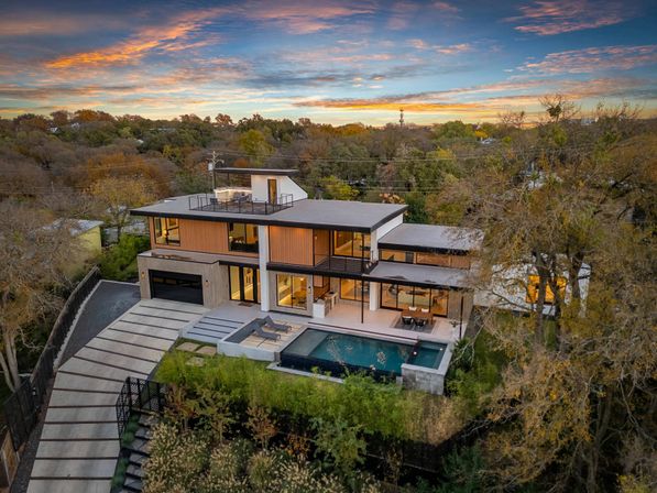 Wander Austin Oakhaven: Modern Luxury Retreat in Barton Hills, Austin: Game Room, Pool & Rooftop image 3