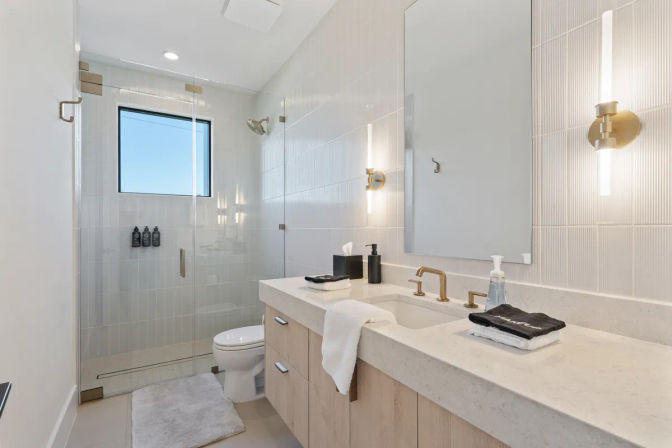 Wander Austin Oakhaven: Modern Luxury Retreat in Barton Hills, Austin: Game Room, Pool & Rooftop image 32