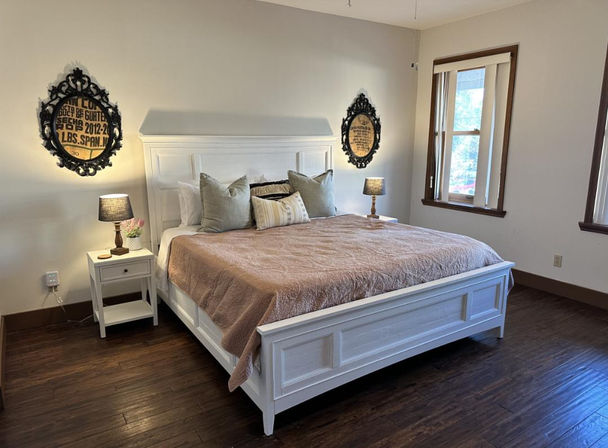 The Dirty South Suite: 2 BR Condo Upstairs from Dirty South Bar image 13