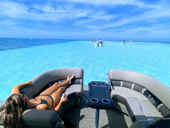 Sandbar Hopping in Key West: Boat Charters to Mud Key, Snipes Point, Boca Chica & More image 7