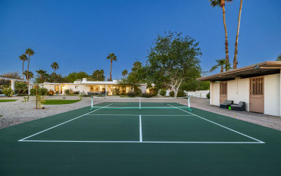 Nets & Nine Oasis: Pool, Vibes & Prime Old Town Location image 21
