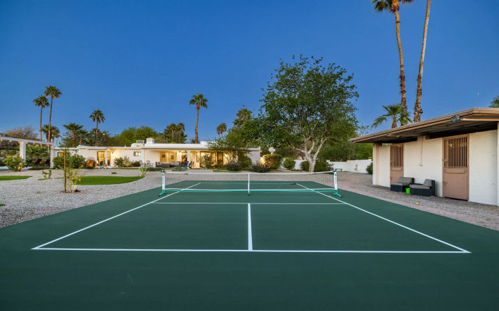 Nets & Nine Oasis: Pool, Vibes & Prime Old Town Location image 21