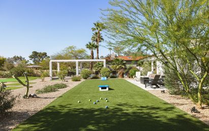 Nets & Nine Oasis: Pool, Vibes & Prime Old Town Location image 19
