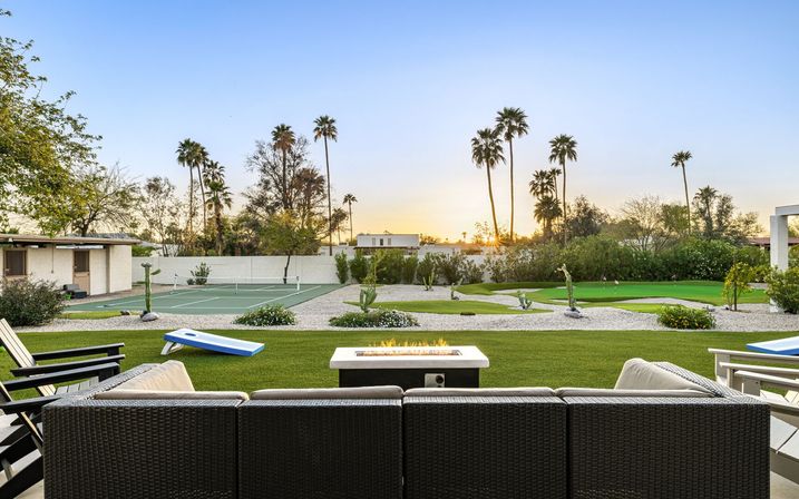 Nets & Nine Oasis: Pool, Vibes & Prime Old Town Location image 4