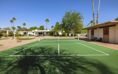 Nets & Nine Oasis: Pool, Vibes & Prime Old Town Location image 3