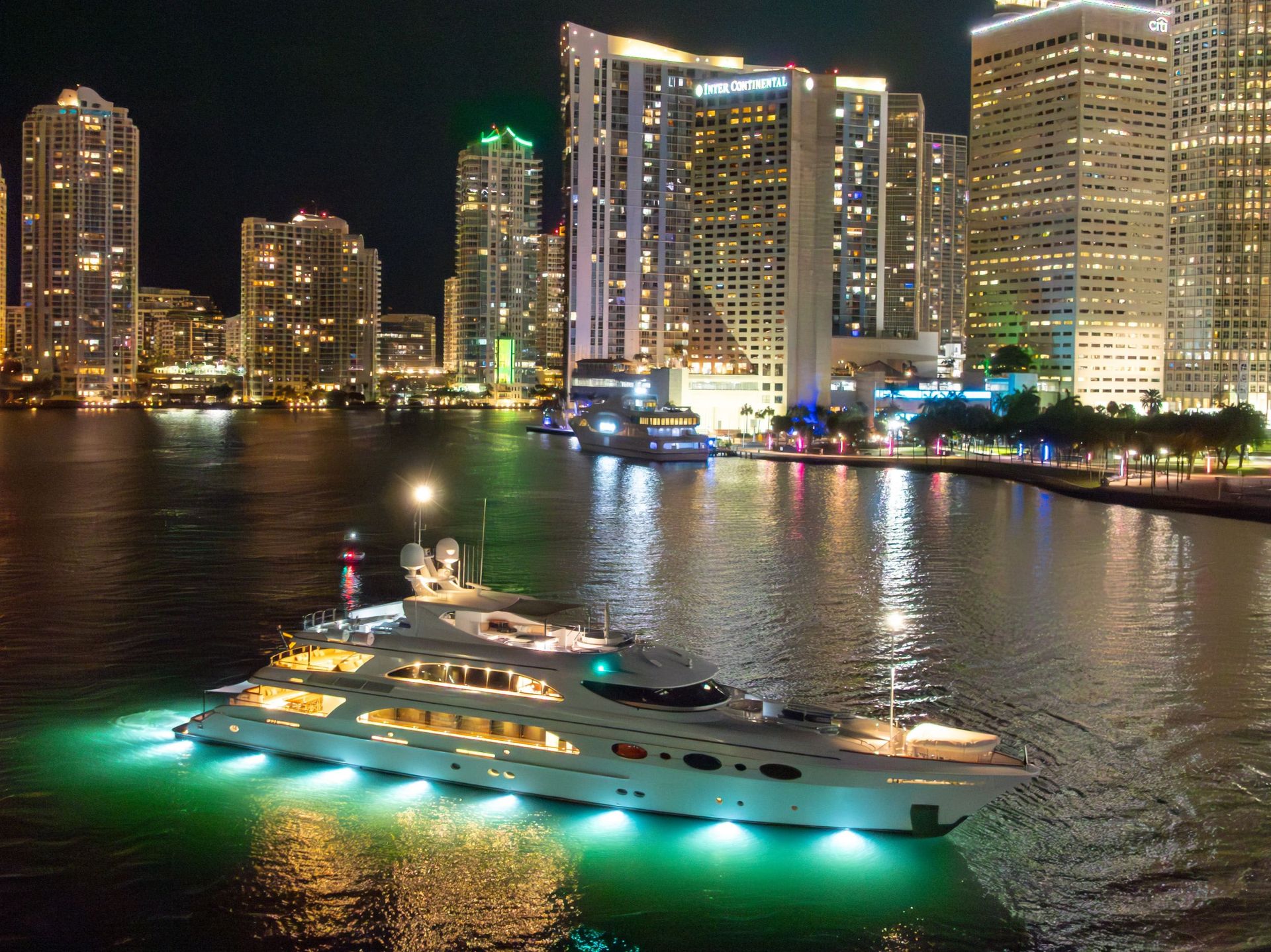 165ft Mega Yacht, Fully Loaded: Water Slide, Jacuzzi, Jet Skis, Tender, Floating Cabana, Masseuse & More image 2