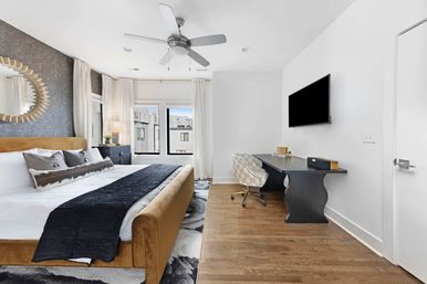 The Hawkins House with Rooftop Views and Walking Distance to The Gulch image 5
