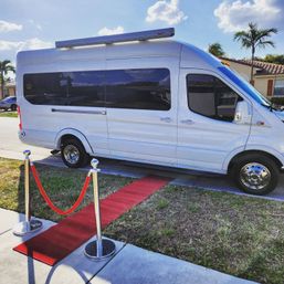 Ride in Style with Golden Limos: Your Ultimate Party on Wheels image
