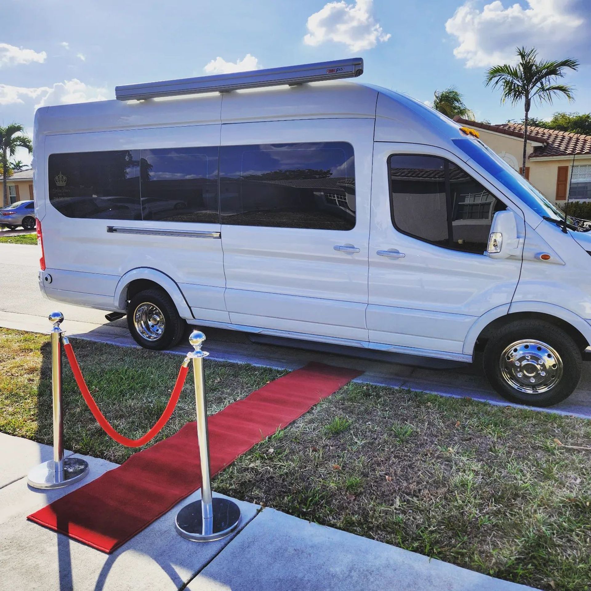 Ride in Style with Golden Limos: Your Ultimate Party on Wheels image 1