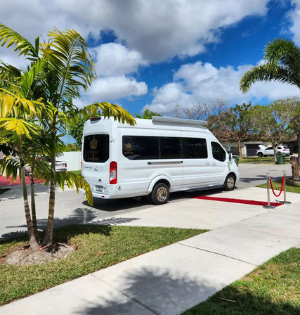 Ride in Style with Golden Limos: Your Ultimate Party on Wheels image 4
