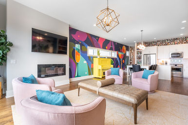 Nashville Ladies Lounge: Stylish Townhouse Near Downtown image 4