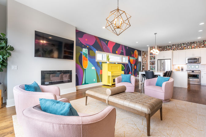 Nashville Ladies Lounge: Stylish Townhouse Near Downtown image 4