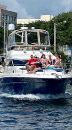 "Fantasea" 40' Sea Ray Flybridge Yacht Charter image 9