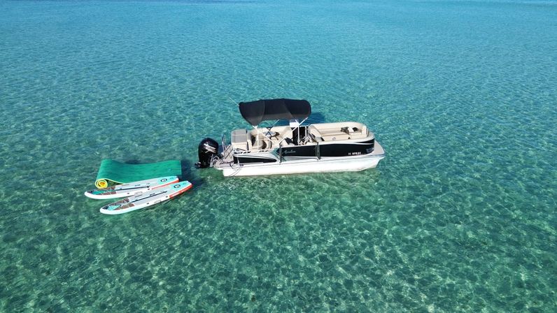 Private Crab Island Charter with Amenities Included image 1