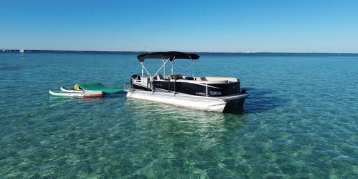 Private Crab Island Charter with Amenities Included image 3