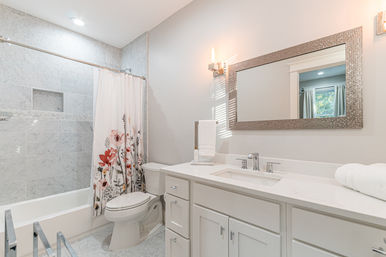 Caza Azul: Modern 3 BR group oasis in Southtown with Hot Tub image 13