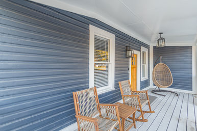 Caza Azul: Modern 3 BR group oasis in Southtown with Hot Tub image 8