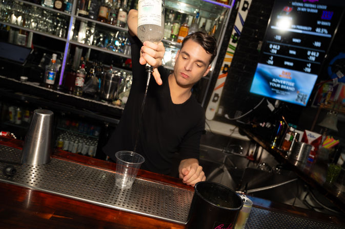Drag Queen Bar Crawl: Fun Night Out & Complimentary Drink image 13