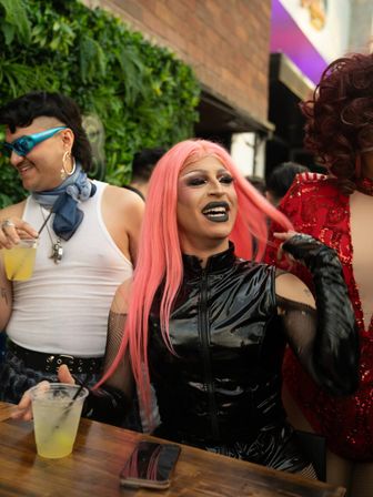Drag Queen Bar Crawl: Fun Night Out & Complimentary Drink image 15