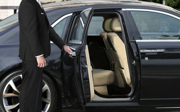 Chauffeured Luxury SUV Transportation For Parties: Airport, Clubs and More image 5
