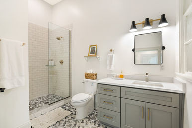 Double Condo Rental with Luxurious Art-Filled Suites & Private Rooftop Terrace Near French Quarter and Superdome image 42