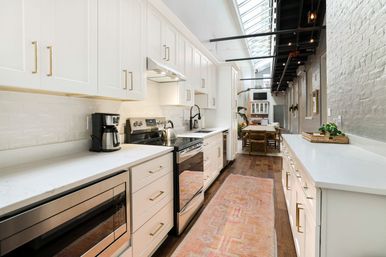Double Condo Rental with Luxurious Art-Filled Suites & Private Rooftop Terrace Near French Quarter and Superdome image 37