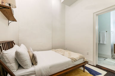 Double Condo Rental with Luxurious Art-Filled Suites & Private Rooftop Terrace Near French Quarter and Superdome image 41