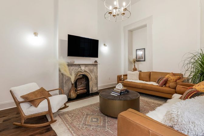 Double Condo Rental with Luxurious Art-Filled Suites & Private Rooftop Terrace Near French Quarter and Superdome image 17
