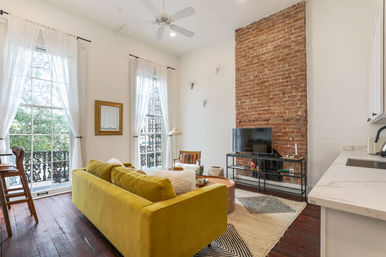 Double Condo Rental with Luxurious Art-Filled Suites & Private Rooftop Terrace Near French Quarter and Superdome image 10