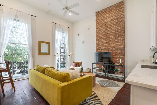 Double Condo Rental with Luxurious Art-Filled Suites & Private Rooftop Terrace Near French Quarter and Superdome image 10