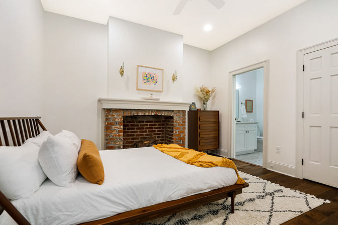 Double Condo Rental with Luxurious Art-Filled Suites & Private Rooftop Terrace Near French Quarter and Superdome image 21