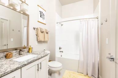 Broadway Bliss Penthouse: Rooftop Pool, City Views + Walk to Broadway image 22