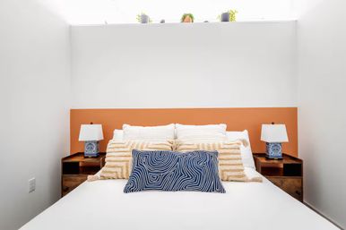 Broadway Bliss Penthouse: Rooftop Pool, City Views + Walk to Broadway image 16