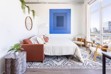 Broadway Bliss Penthouse: Rooftop Pool, City Views + Walk to Broadway image 15