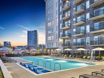 Broadway Bliss Penthouse: Rooftop Pool, City Views + Walk to Broadway image 2