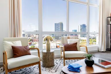 Broadway Bliss Penthouse: Rooftop Pool, City Views + Walk to Broadway image 1