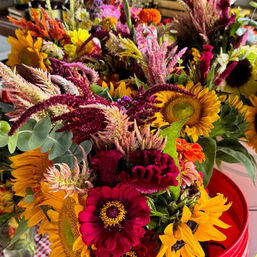 Flower Bar: A Custom Bouquet Experience image 3