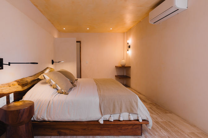 Casa Romeo: 5 BR Deluxe Villa Steps from the Beach image 16