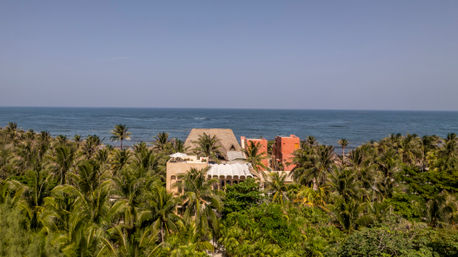Casa Romeo: 5 BR Deluxe Villa Steps from the Beach image 5