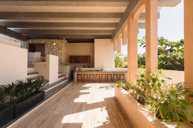 Casa Romeo: 5 BR Deluxe Villa Steps from the Beach image 3