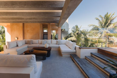 Casa Romeo: 5 BR Deluxe Villa Steps from the Beach image 2