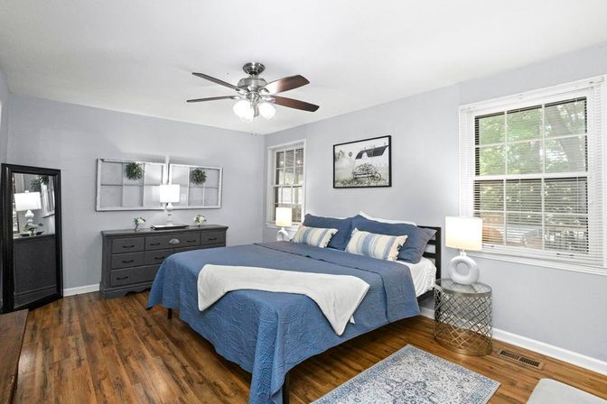 Misty Court Retreat: Sleeps 10 with Outdoor Area for Groups image 19