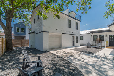 Downtown Hacienda: Two Side-by-Side Homes for Groups to Enjoy image 3